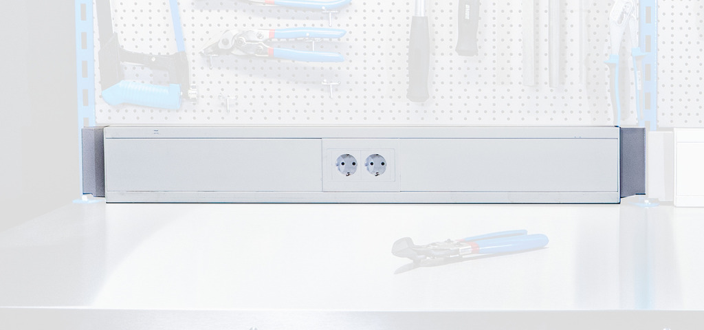 #demo# 990HPC-Soporte del panel frontal con enchufes eléctricos-998 x 130 x 55